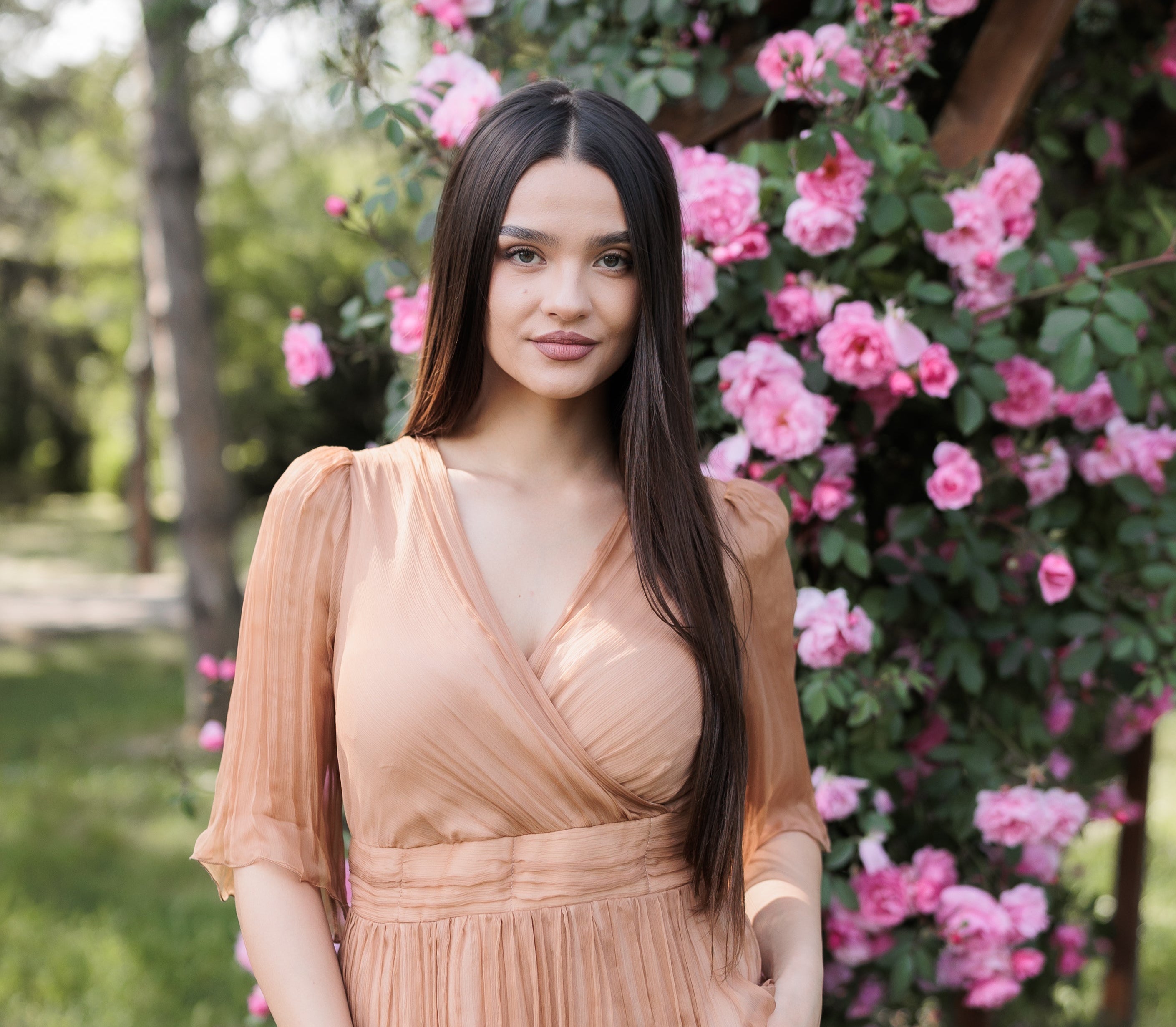Rochie din matase camel eleganta soacra