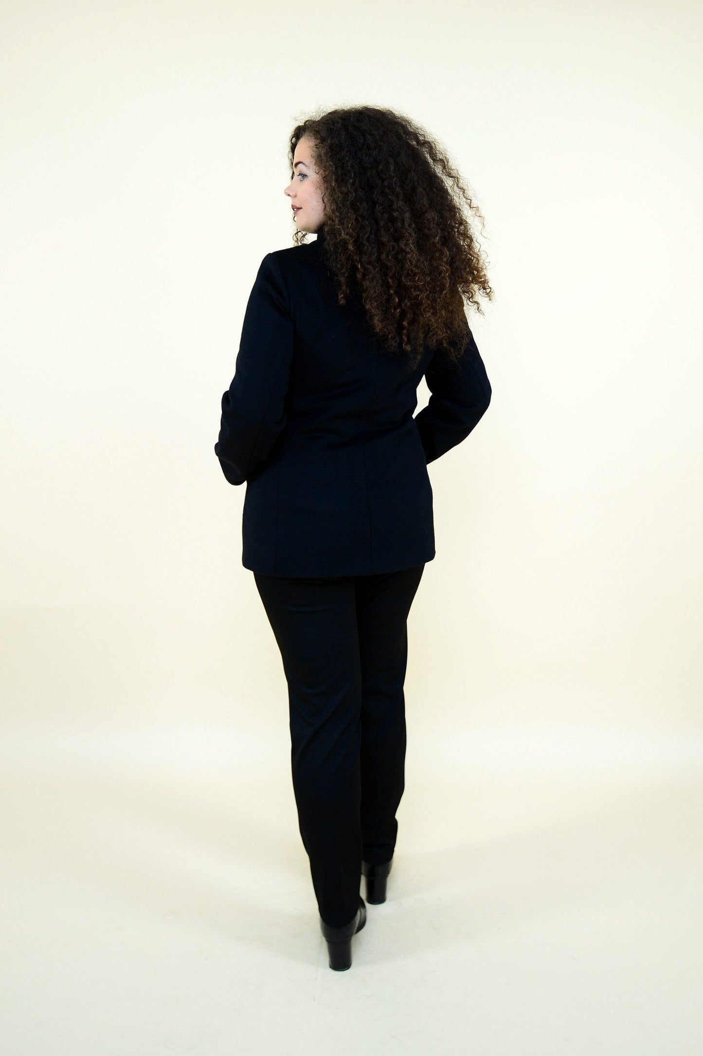 Pardesiu cu broderie, negru Pardesiu P600011