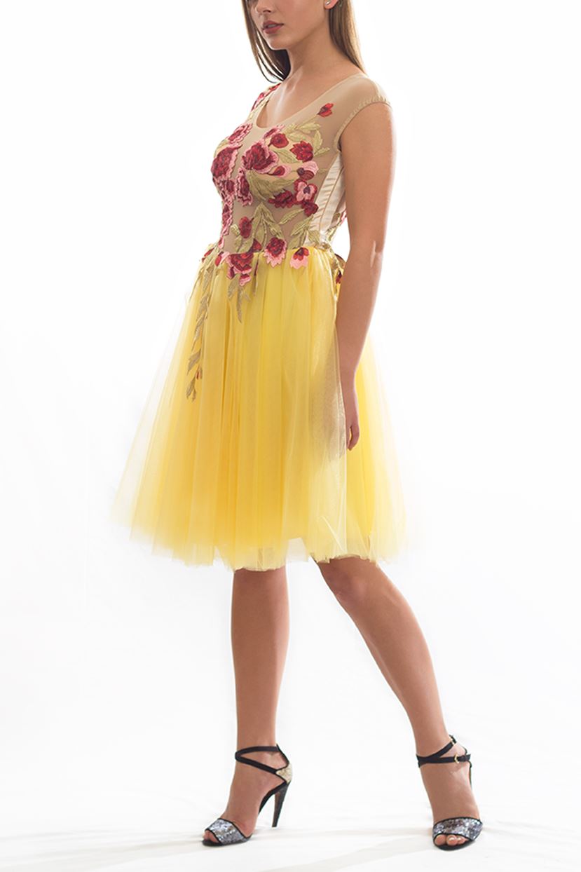 Rochie cu fustă din tulle și dantelă cusută manual galbenă Rochie R80010