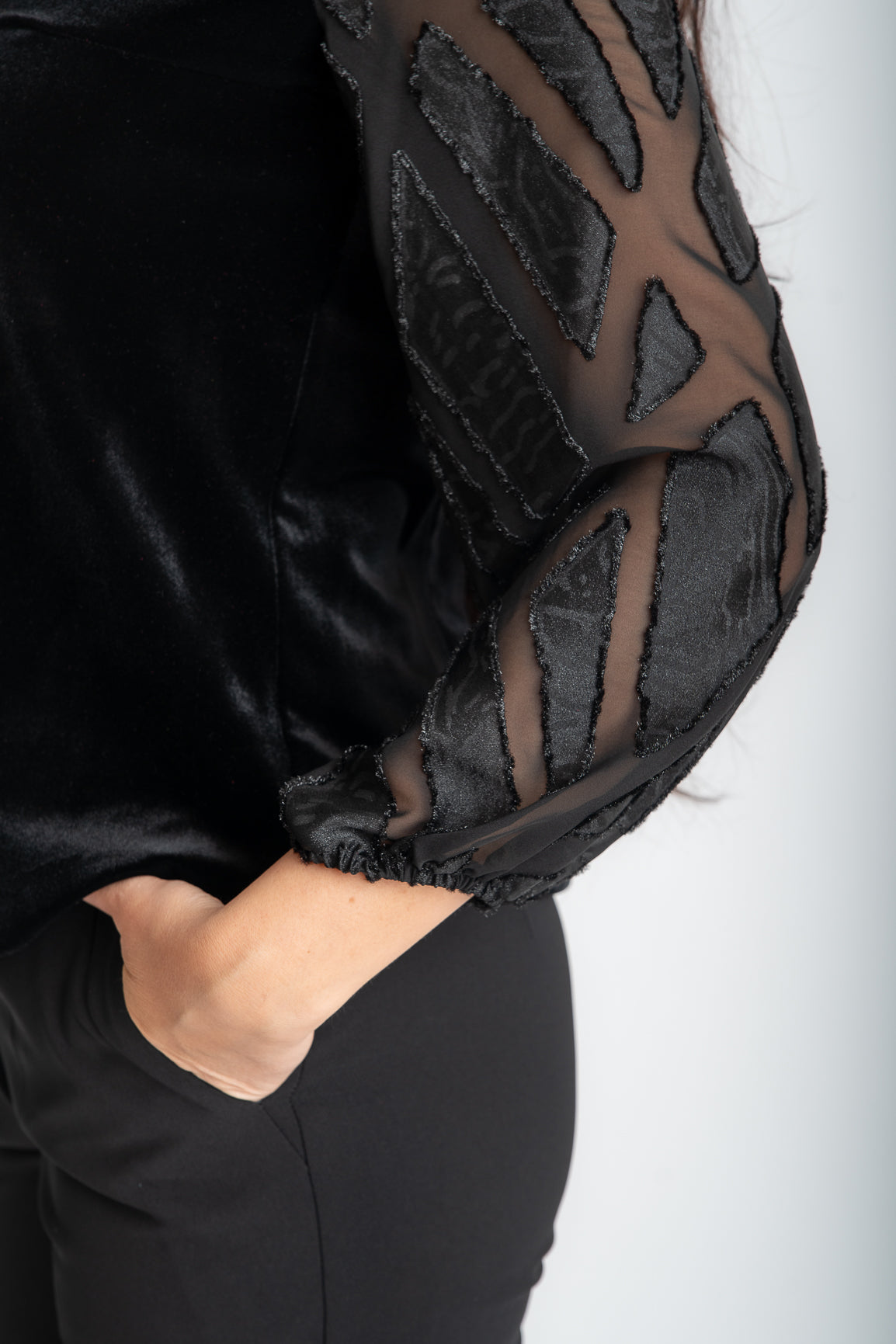 Bluza din catifea cu dantela