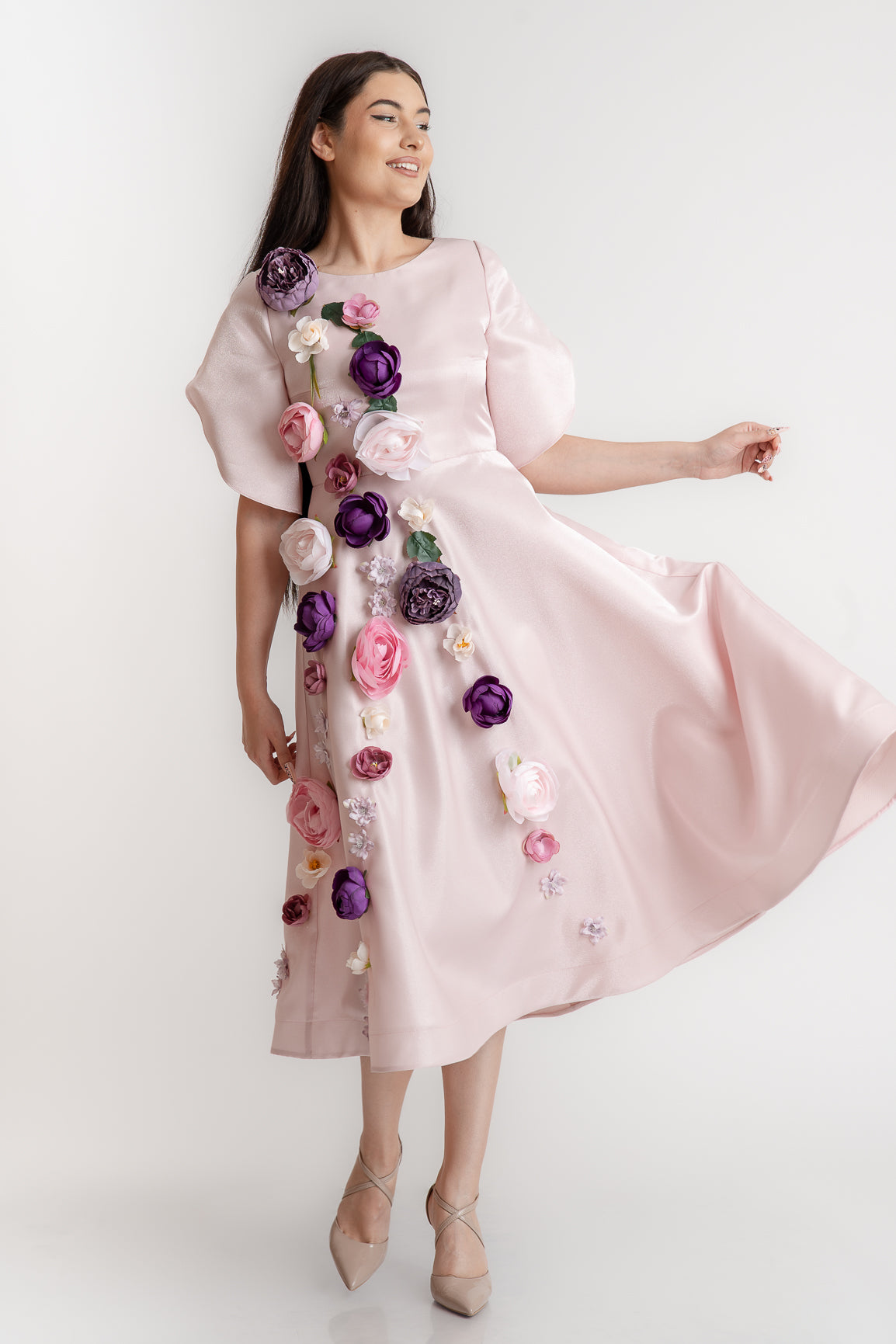 Rochie cu aplicatii,roz