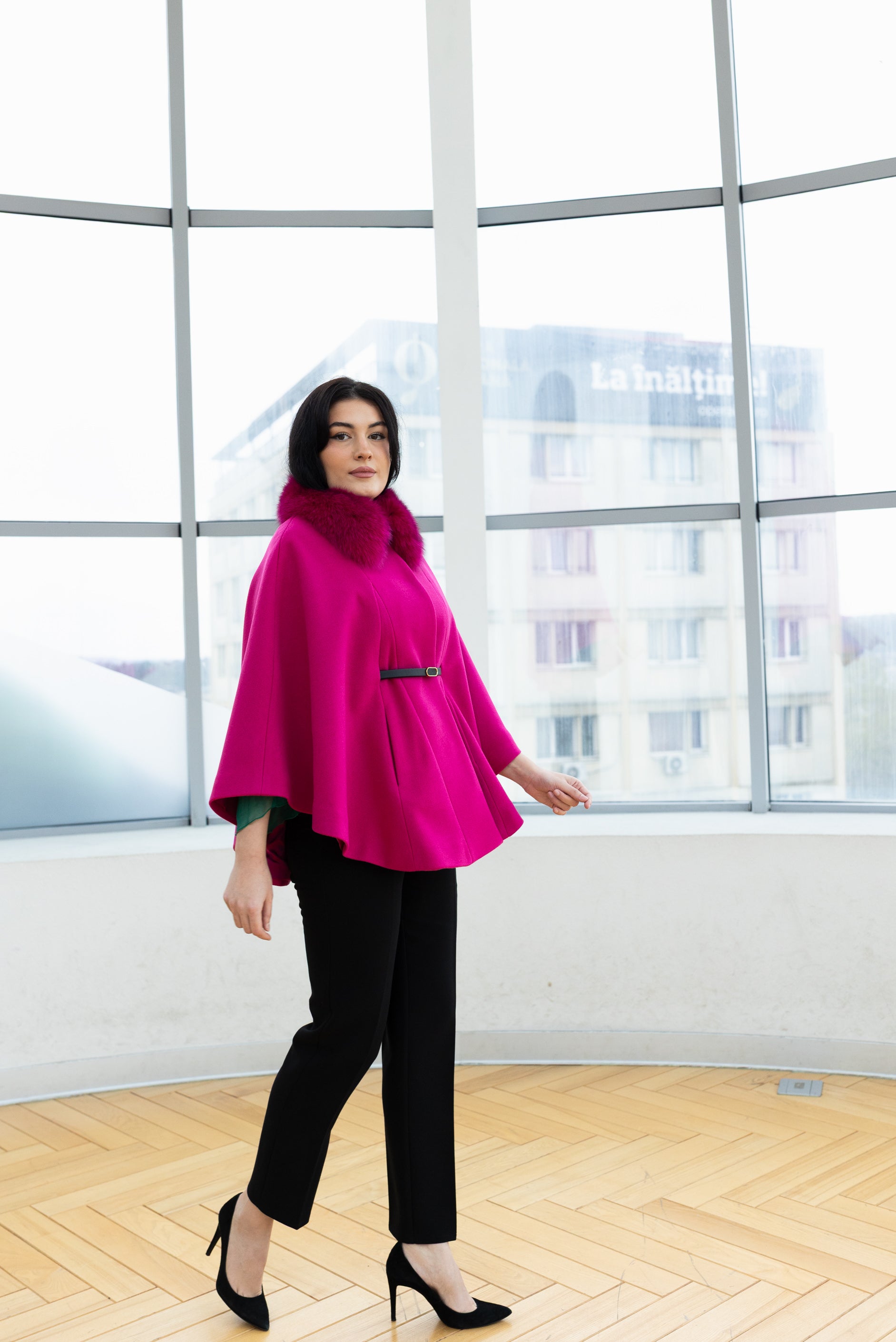 Capa cu guler de blana, fushia