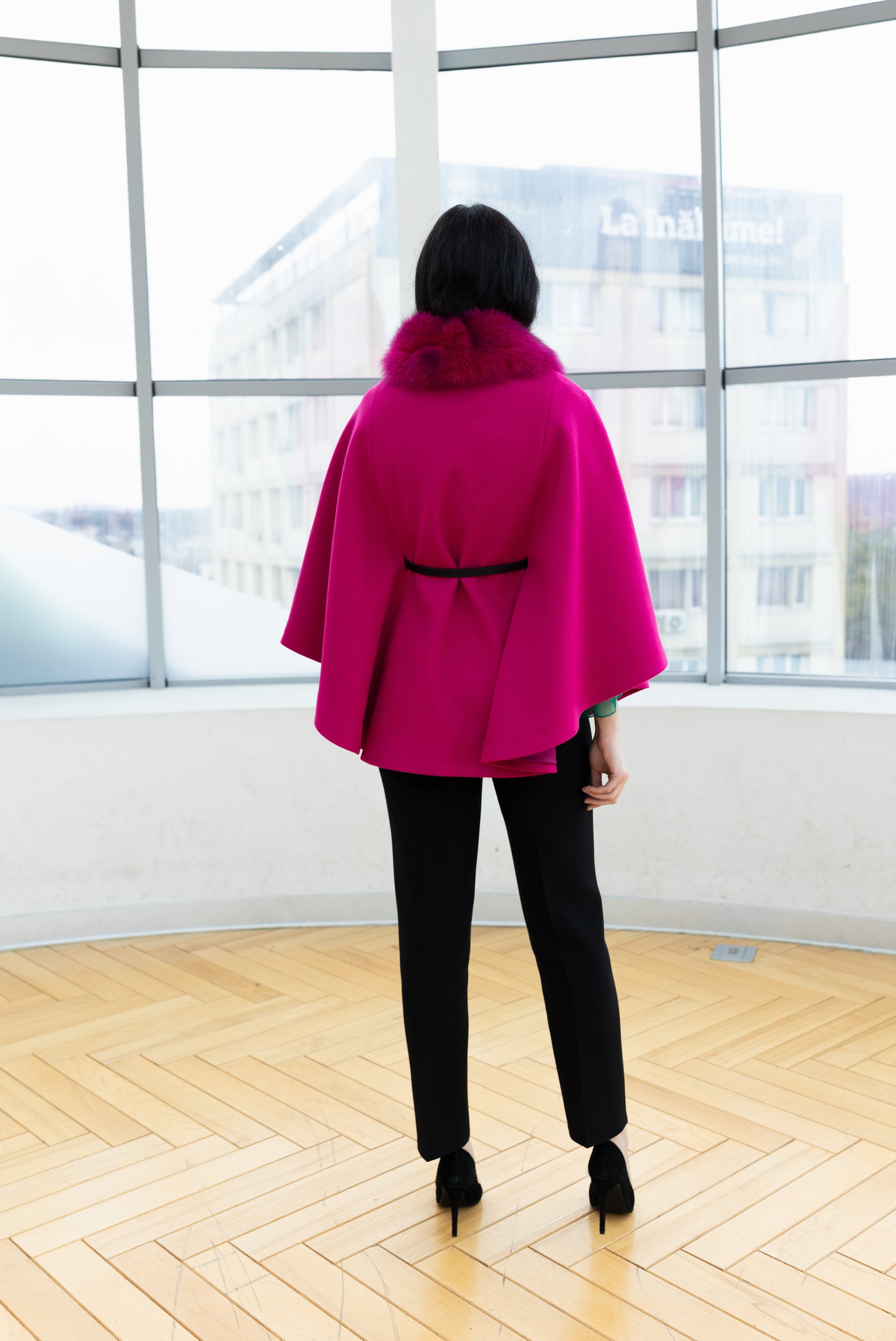 Capa cu guler de blana, fushia