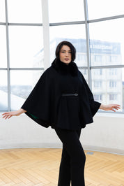 Capa cu guler de blana, neagra