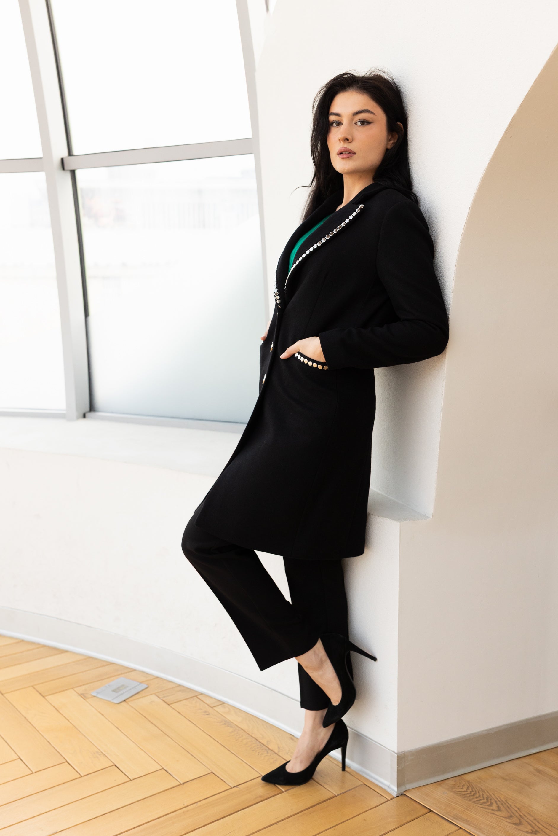 Palton cu aplicatii, negru