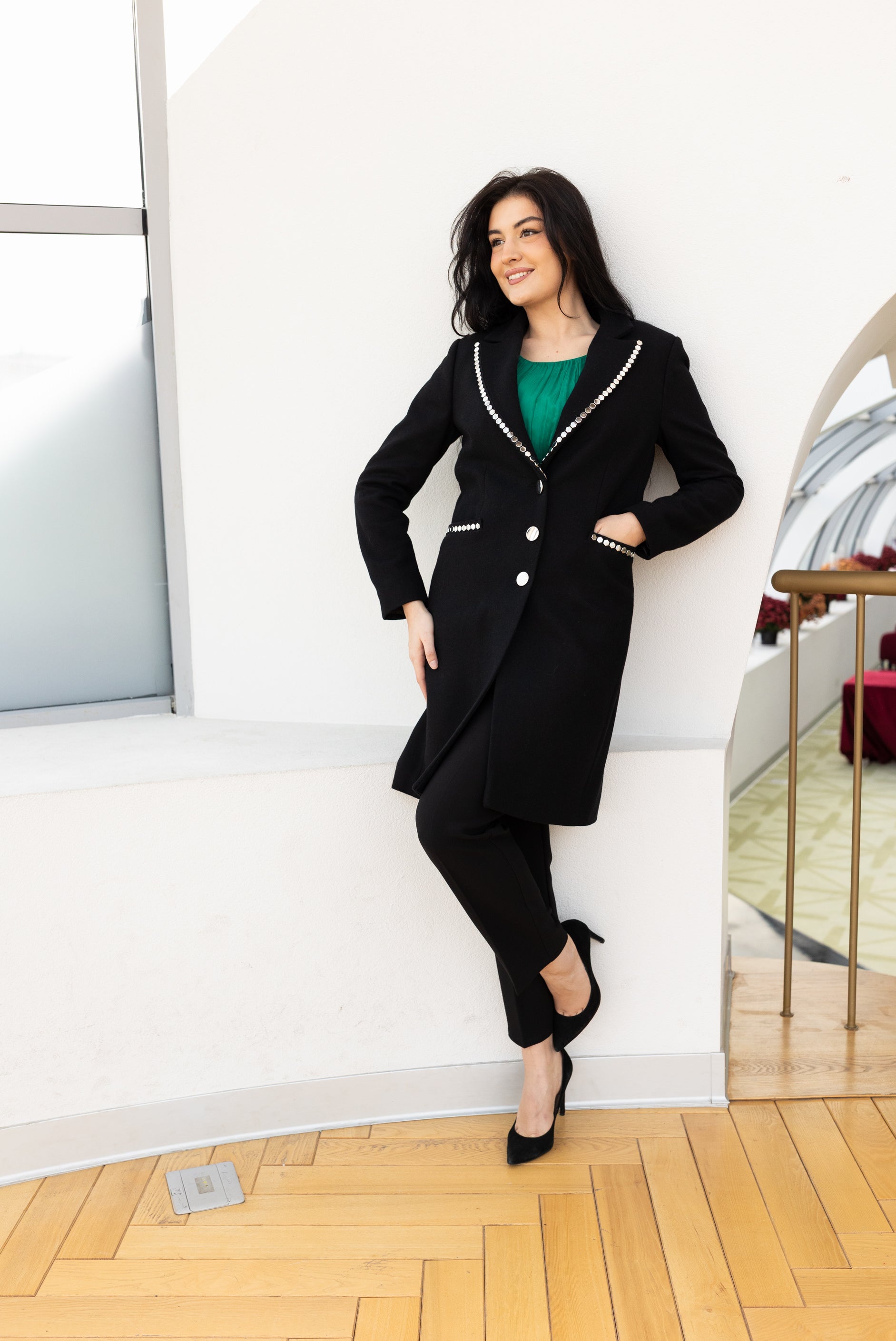 Palton cu aplicatii, negru