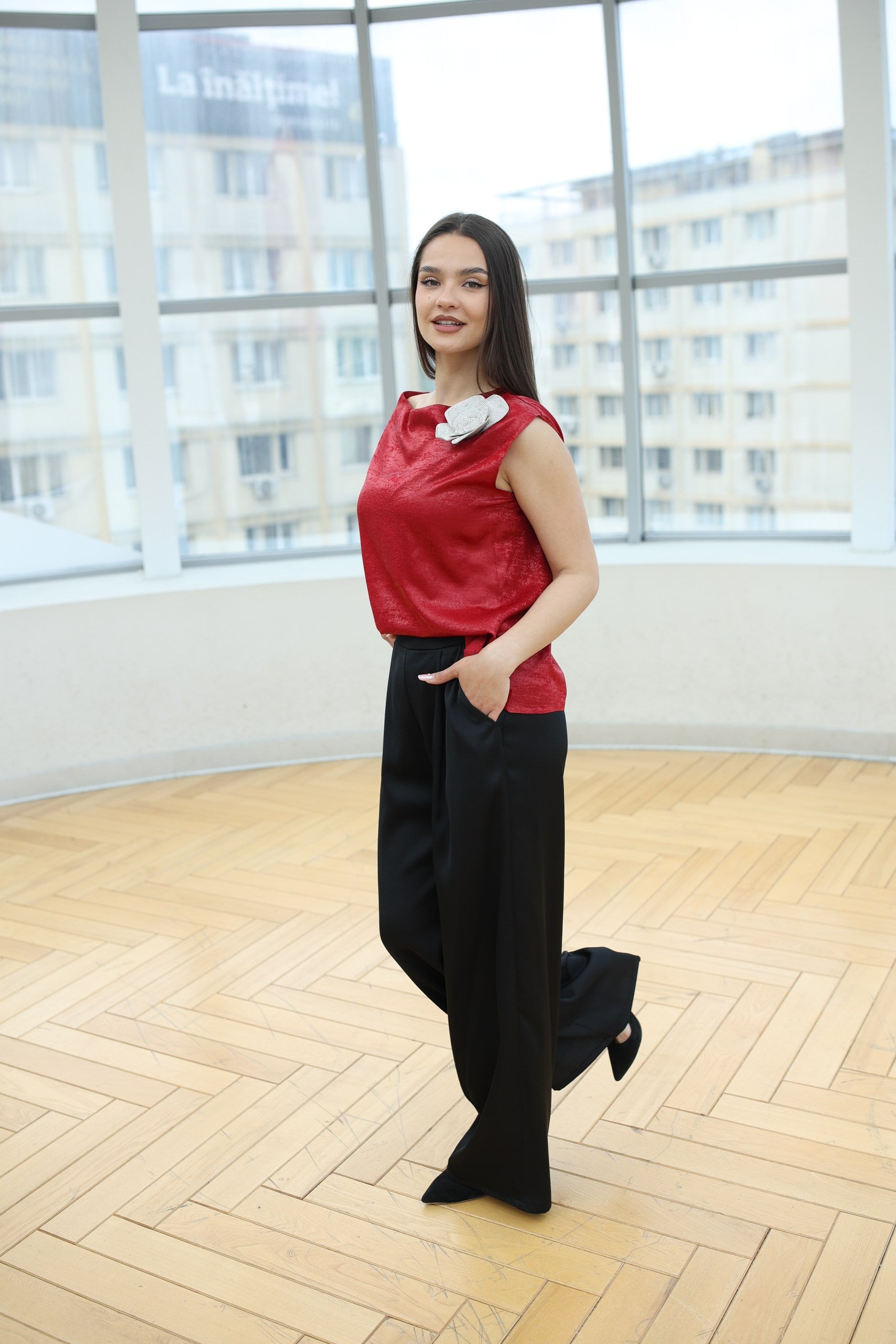 Pantaloni din satin