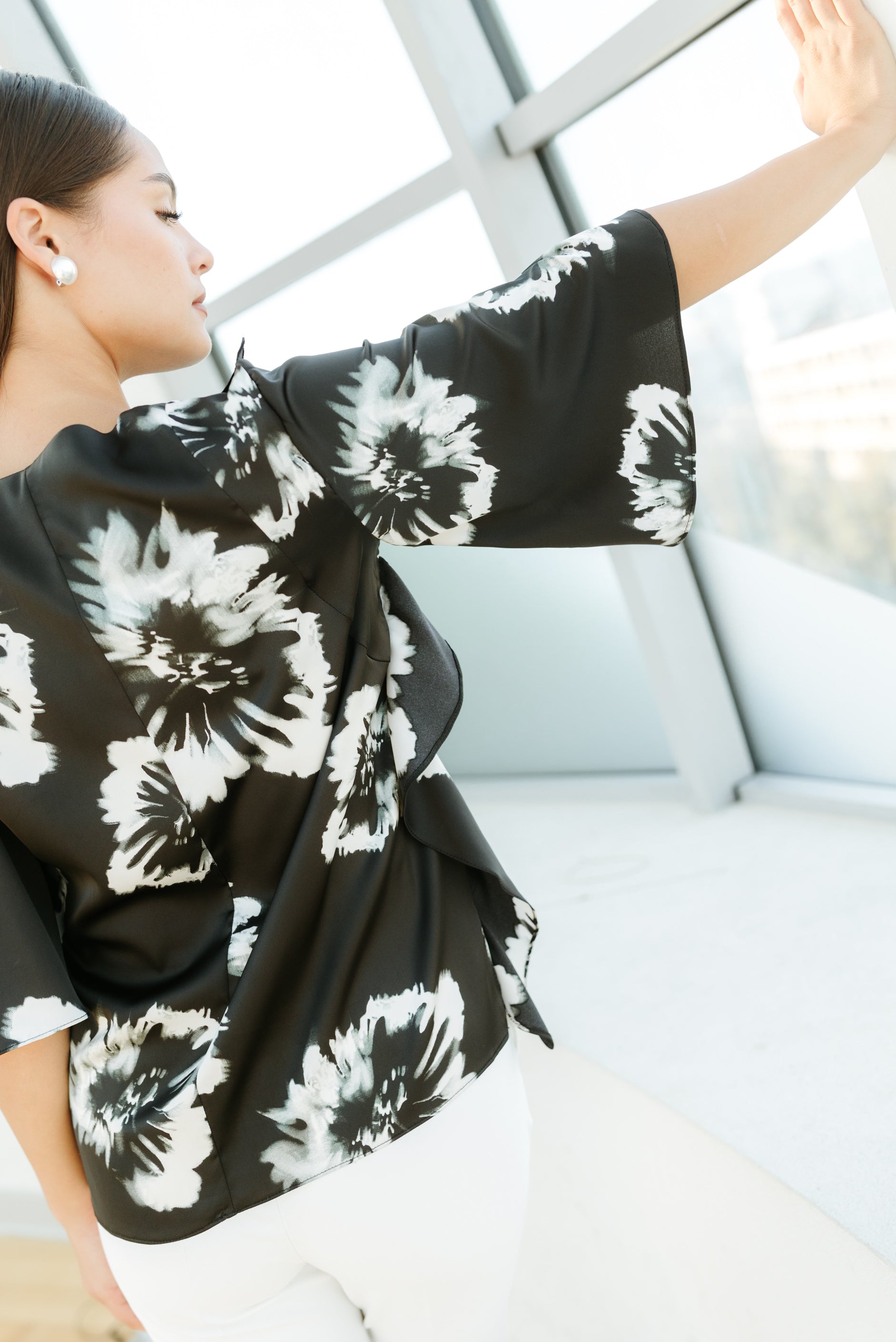 Bluza satin alb negru