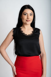 Top negru cu dantela