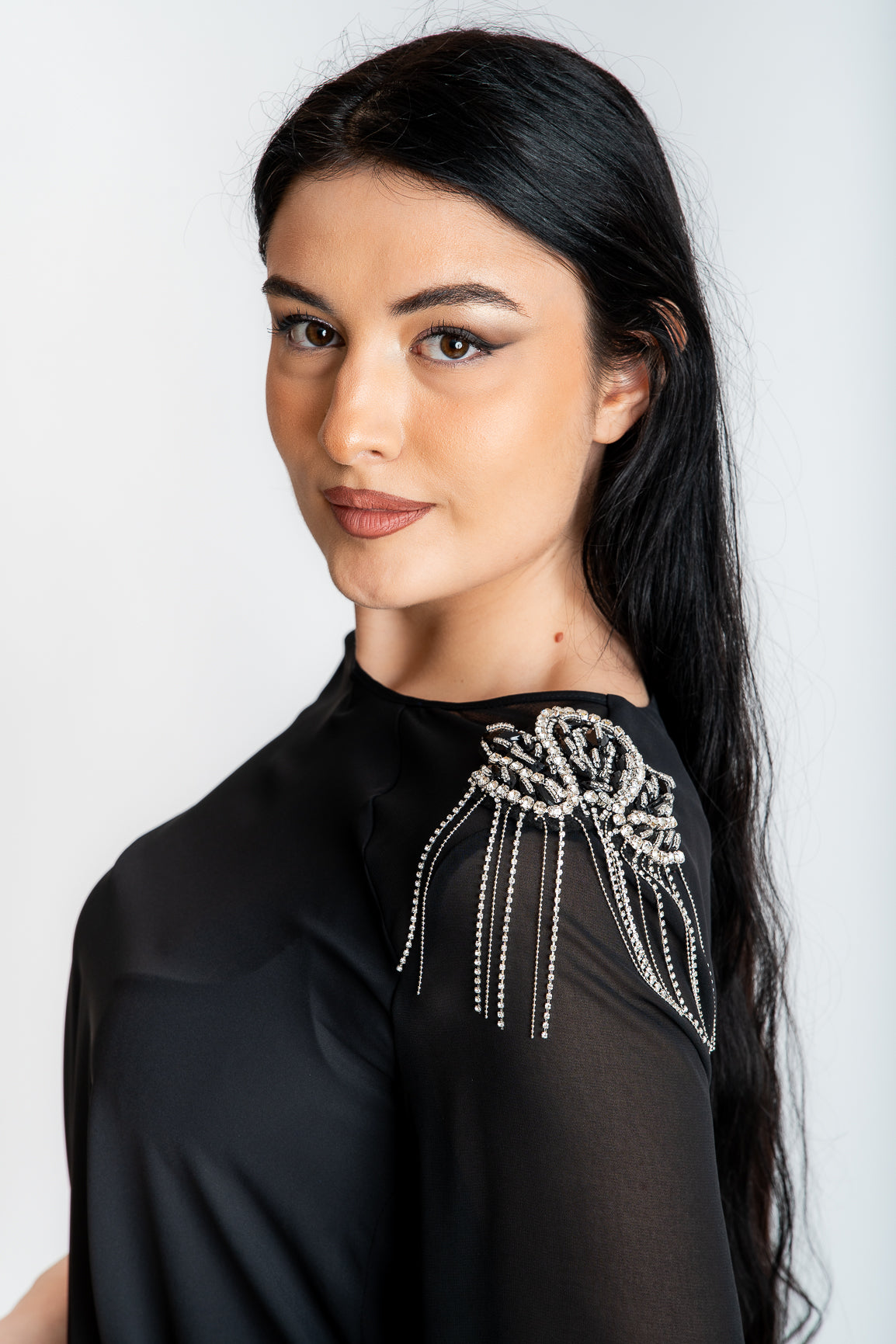 Bluza neagra cu accesoriu