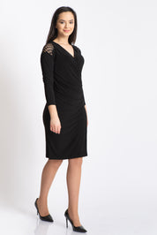 Rochie fronsata cu dantela pe umar, neagra