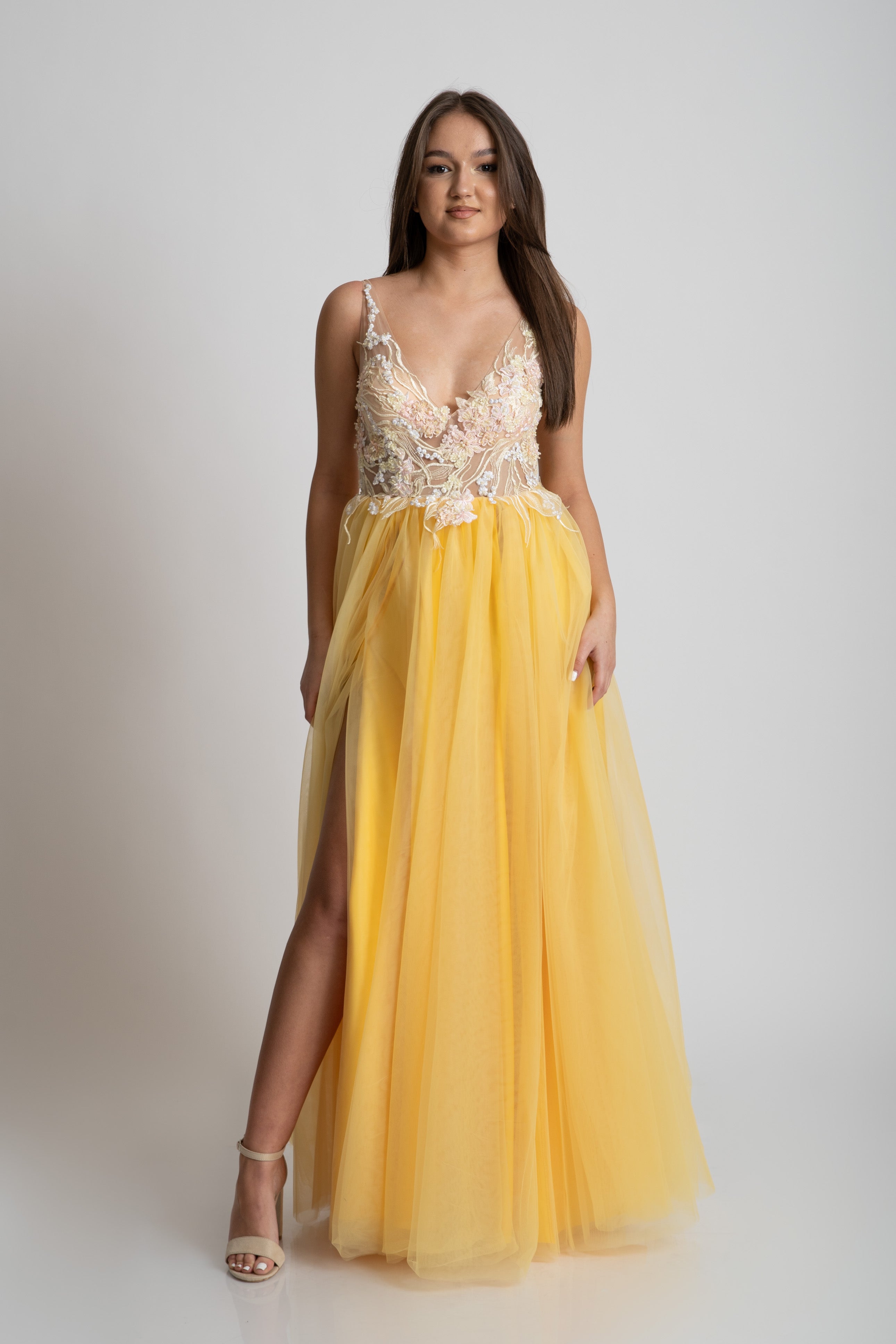 Rochie cusuta manual, galbena