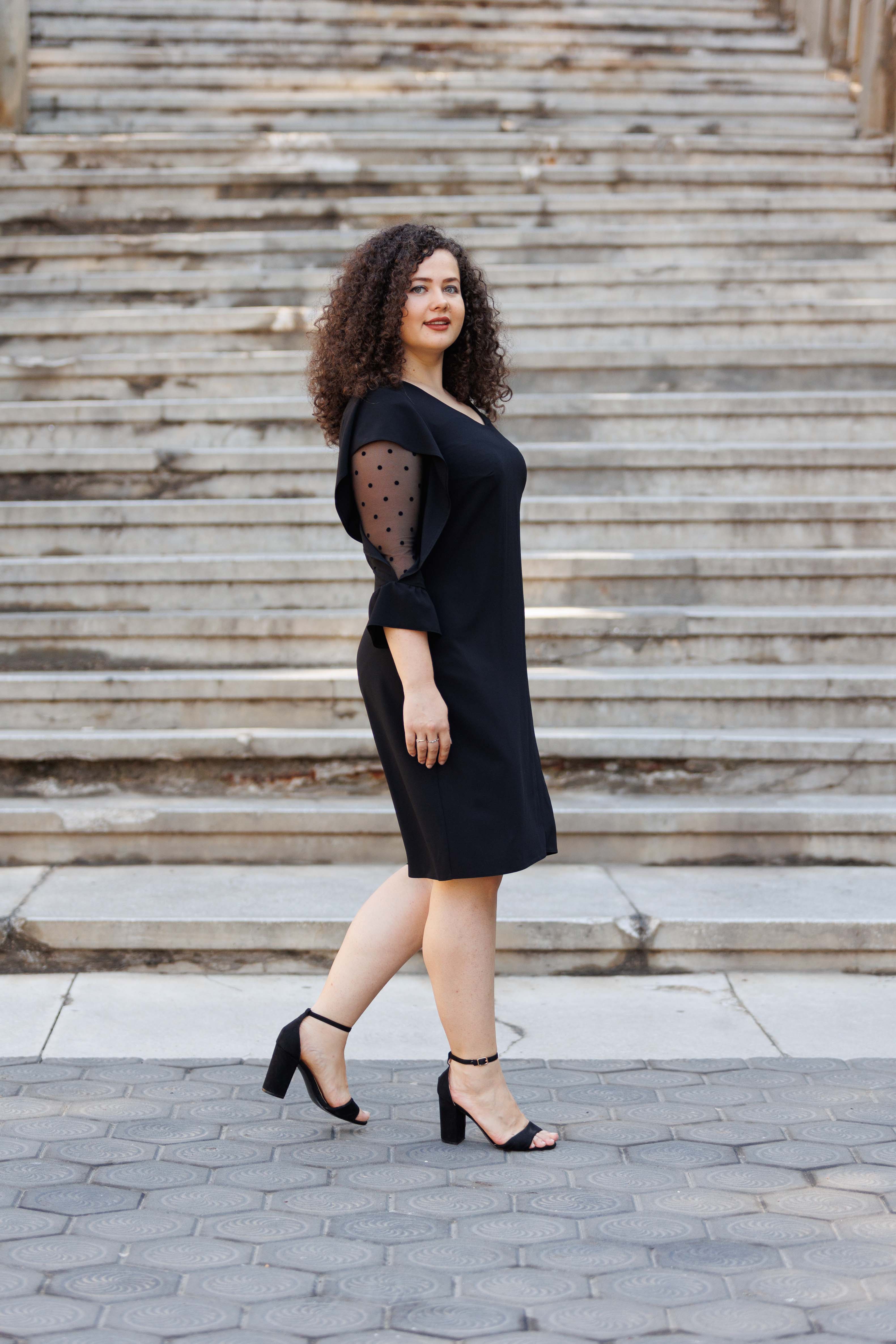 Rochie neagra cu buzunare