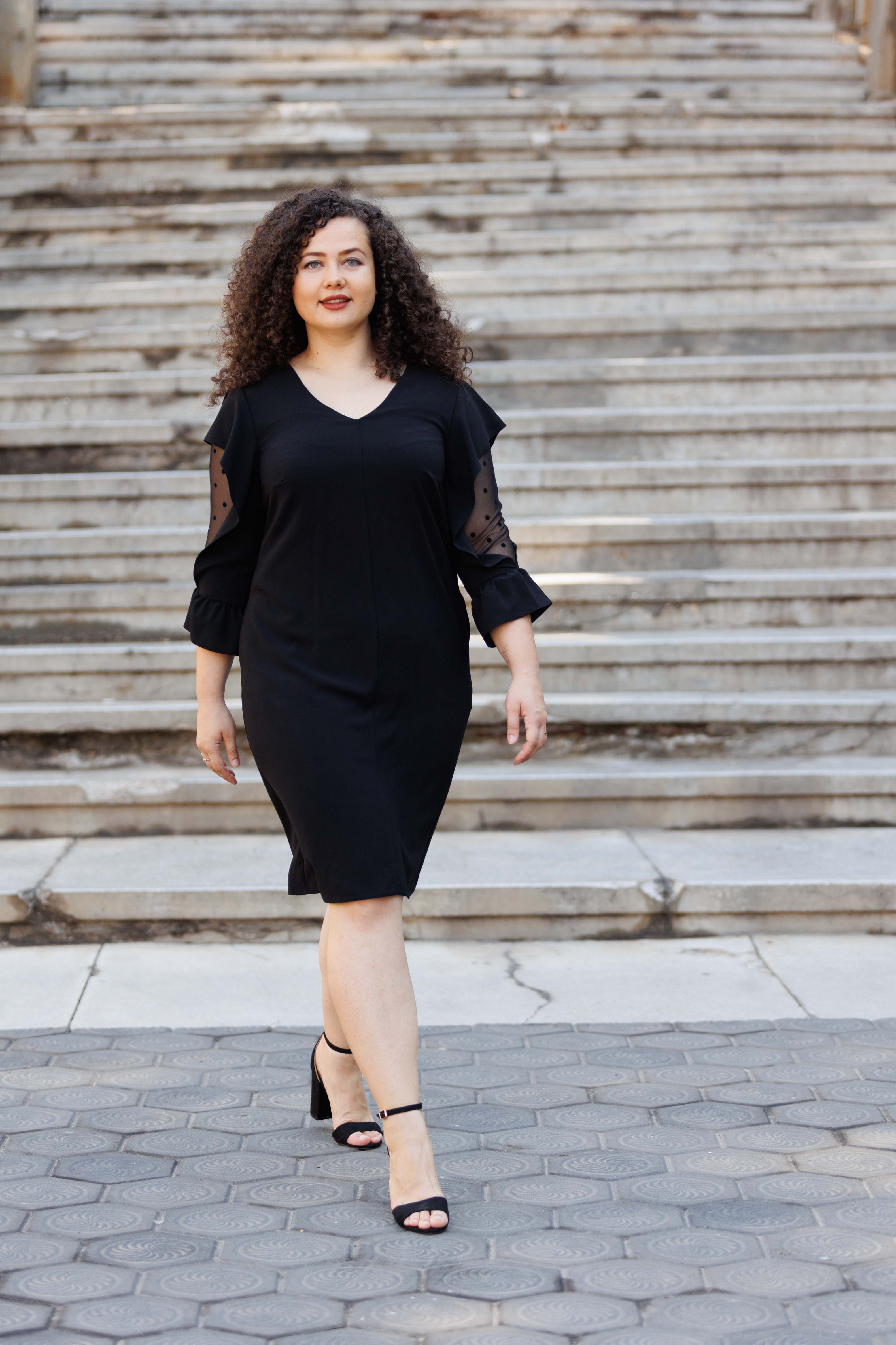 Rochie neagra cu buline