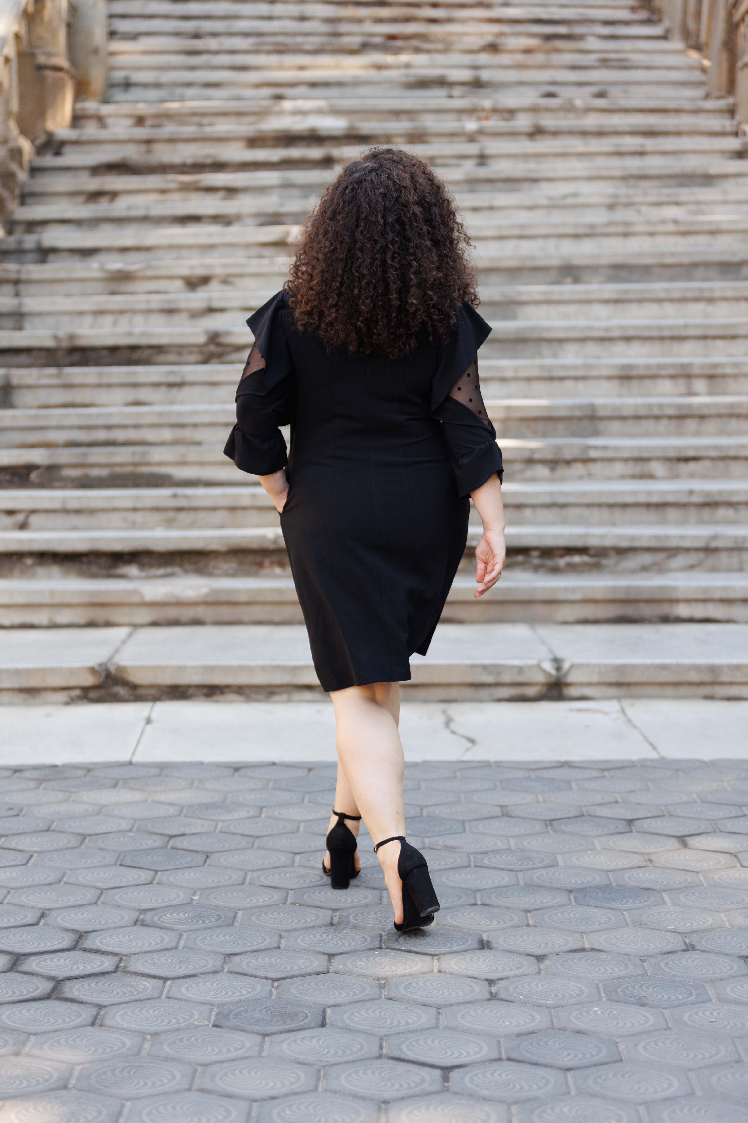 Rochie neagra cu buline