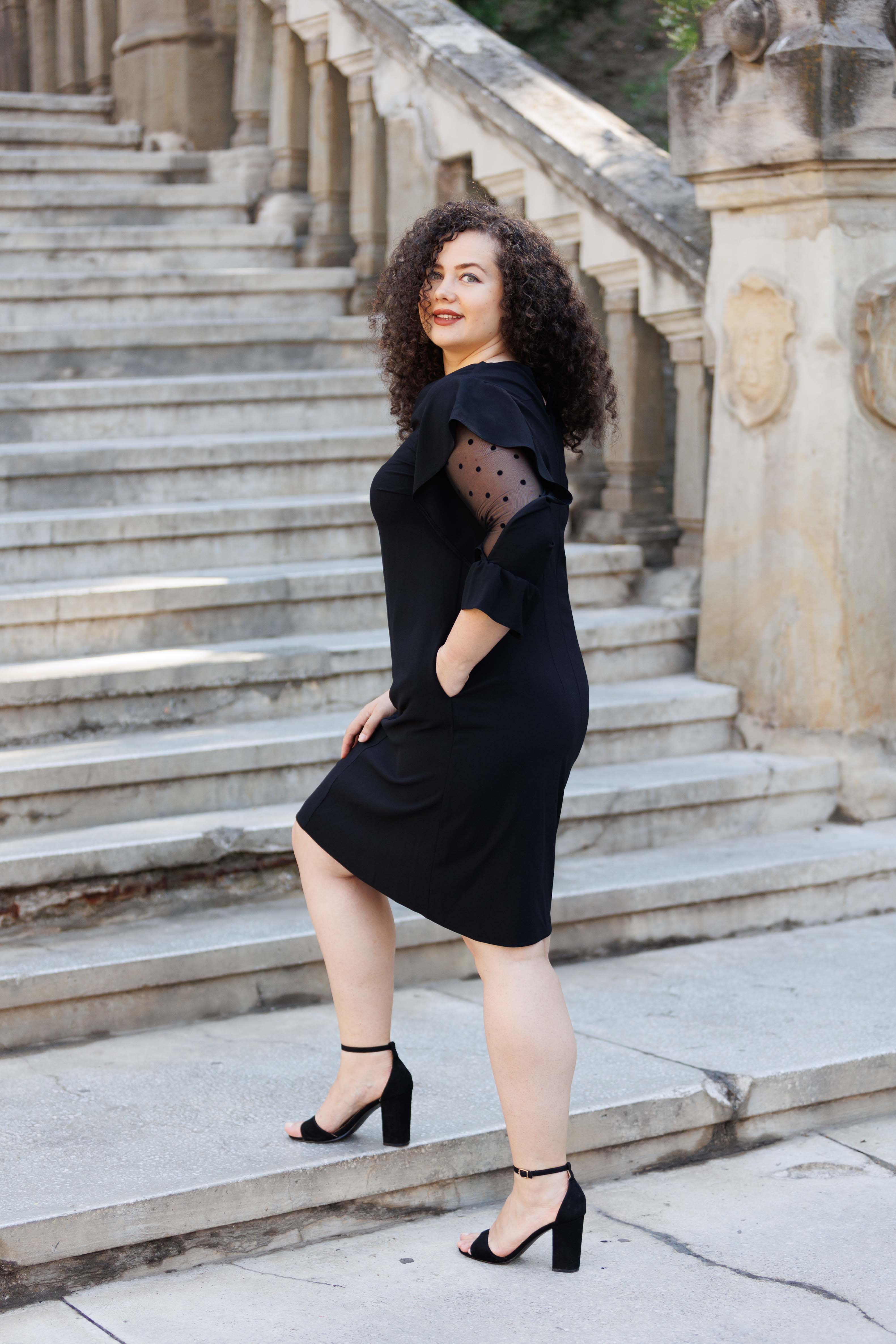 Rochie neagra cu buzunare
