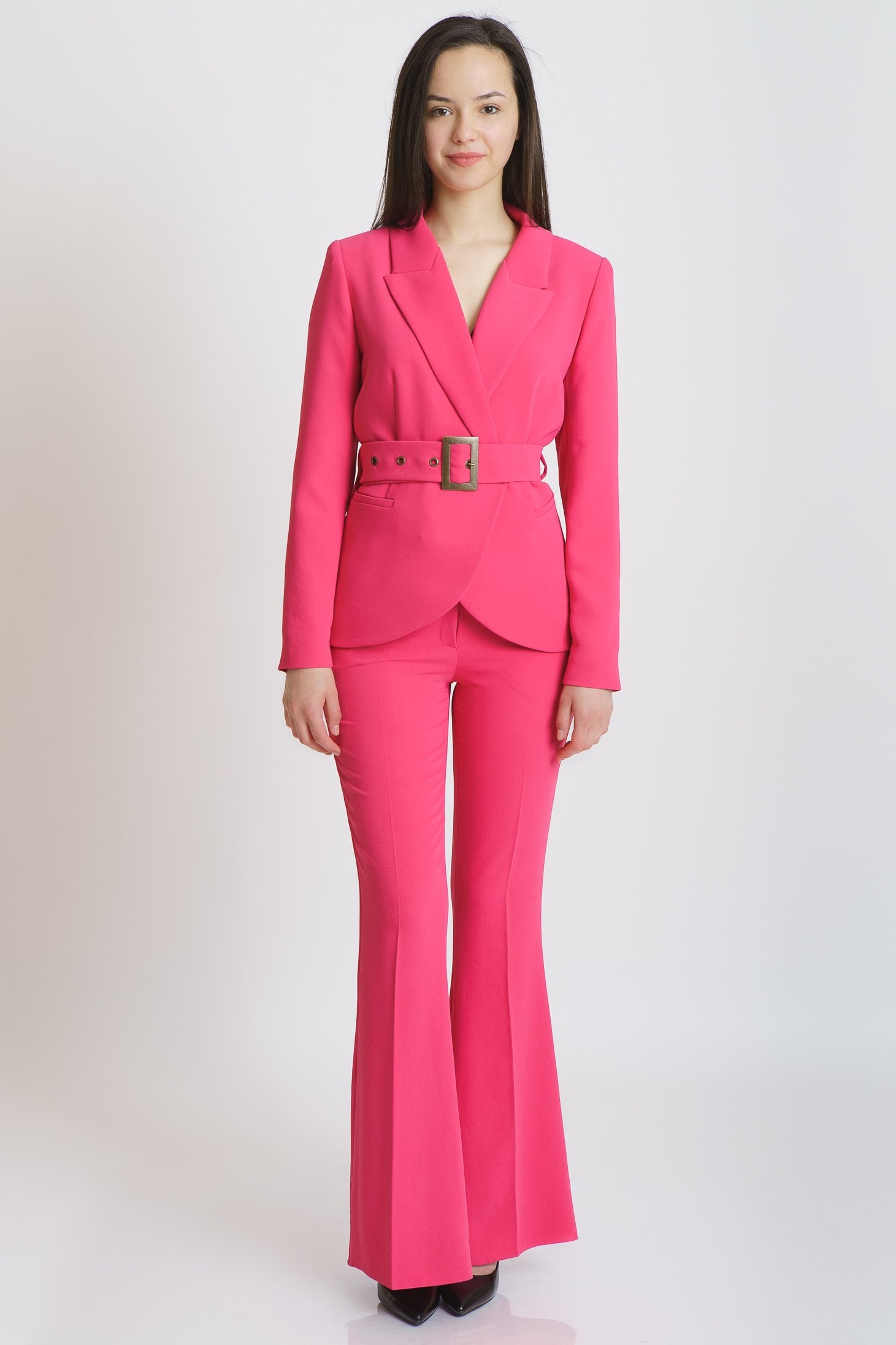 Pantaloni evazati roz #culori_roz