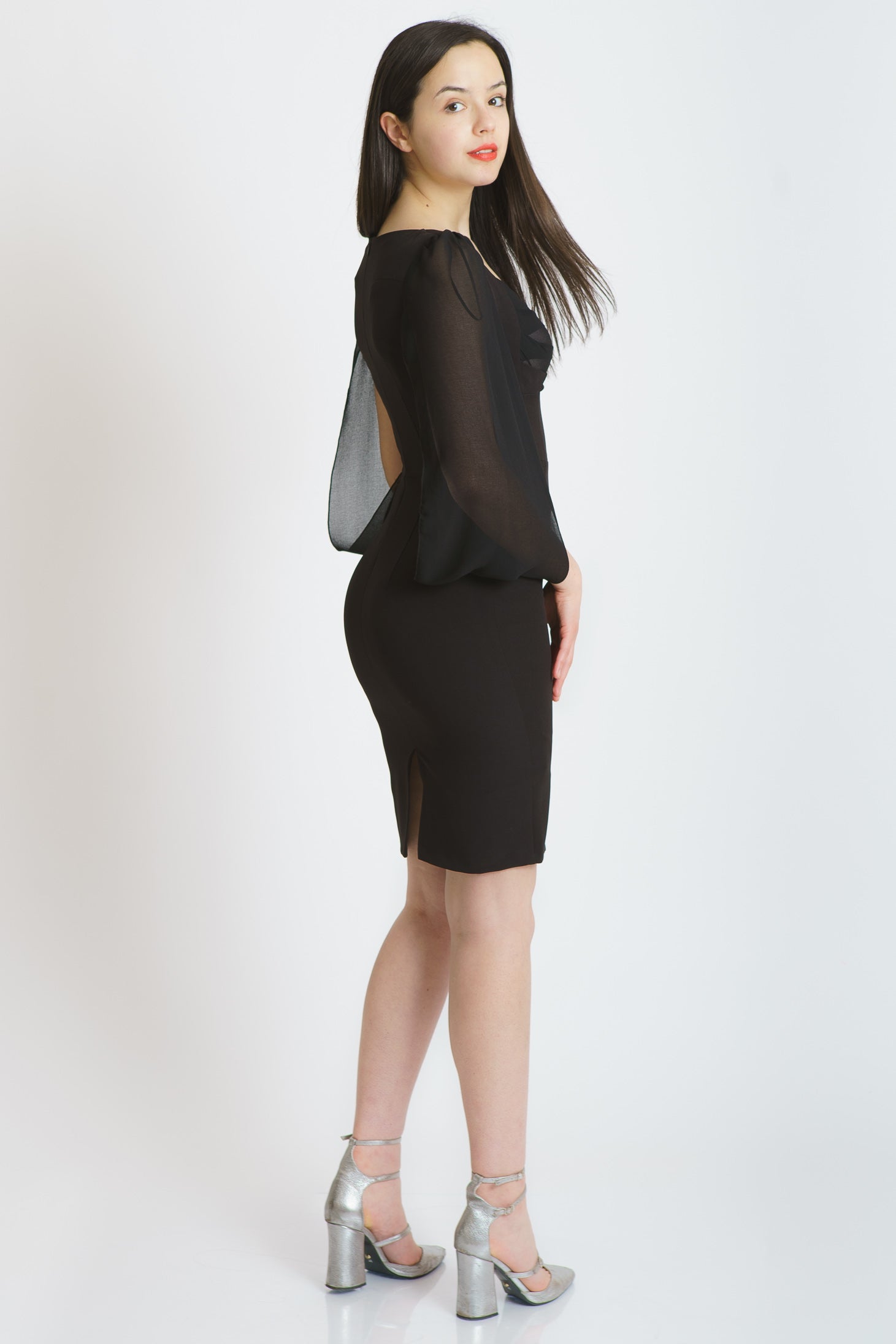 Rochie cu maneci din voal, neagra