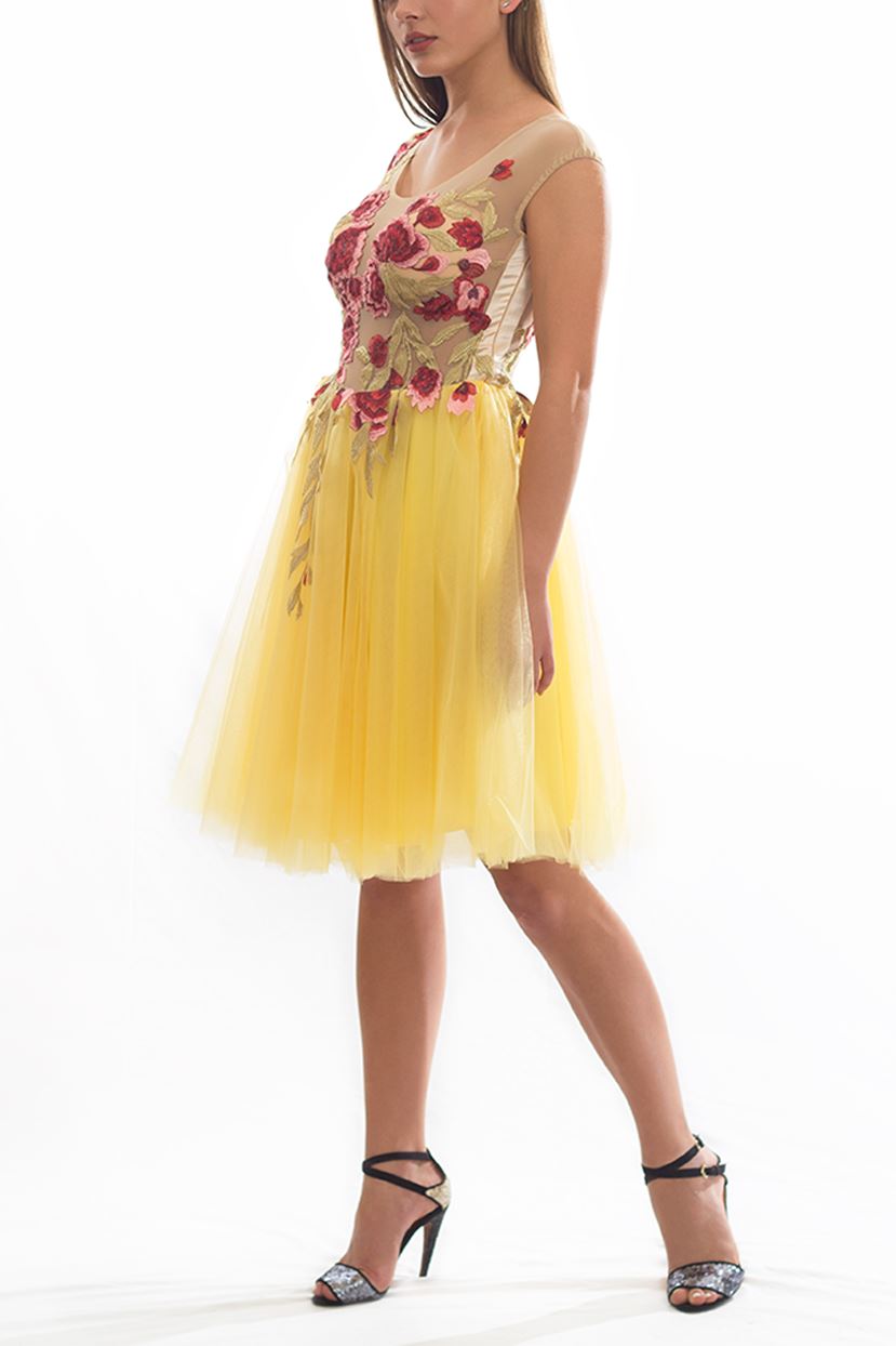 Rochie cu fustă din tulle și dantelă cusută manual galbenă Rochie R80010 
